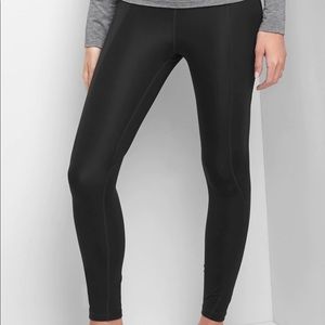 GapFit maternity sculpt compression leggings